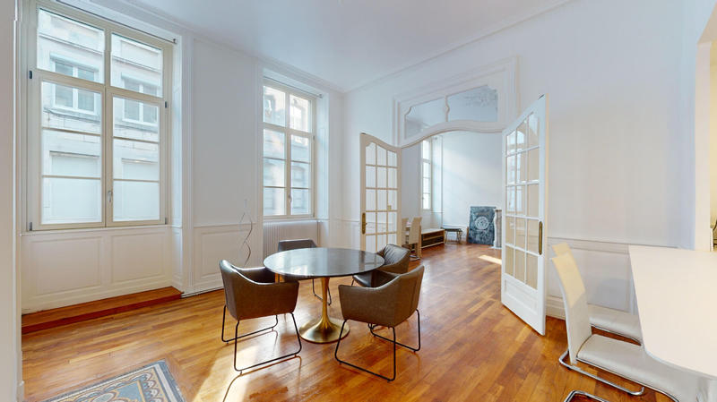 Appartement - 136 m² - 5 pièces