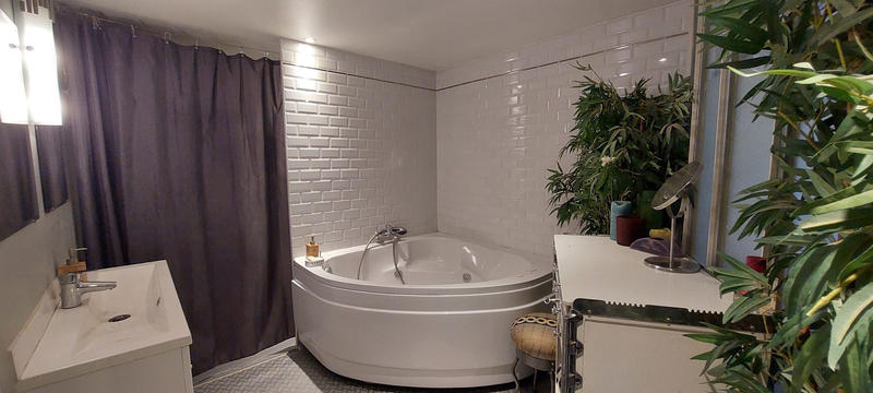 Appartement - 216 m² - 7 pièces