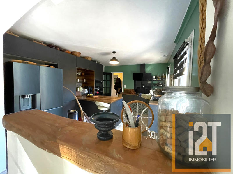 Maison - 200 m² - 6 pièces