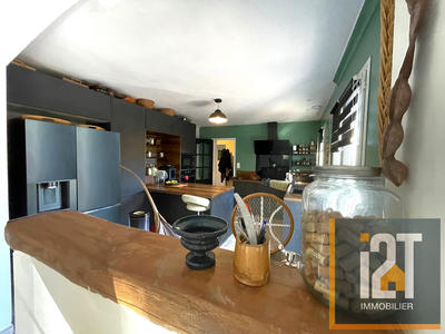 Maison - 200 m² - 6 pièces