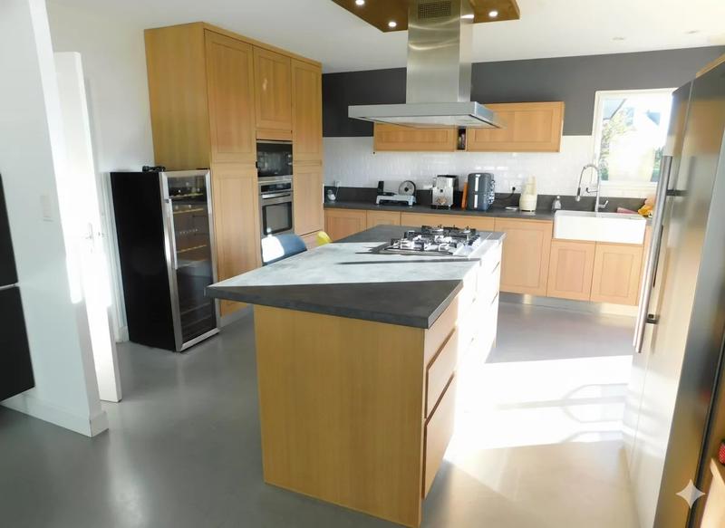 Maison - 181 m² - 6 pièces