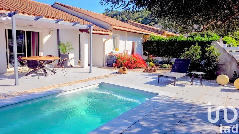 Maison - 104 m² - 4 pièces