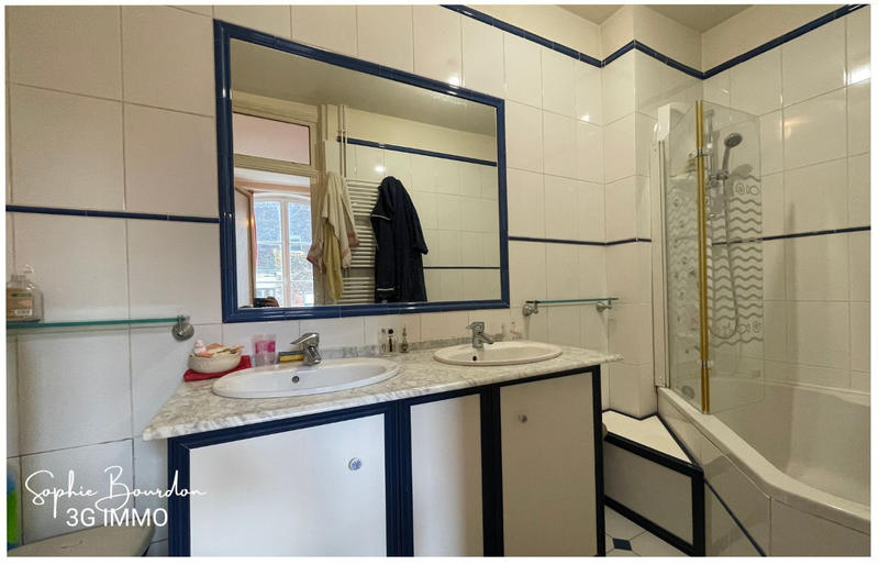 Maison - 107 m² - 6 pièces