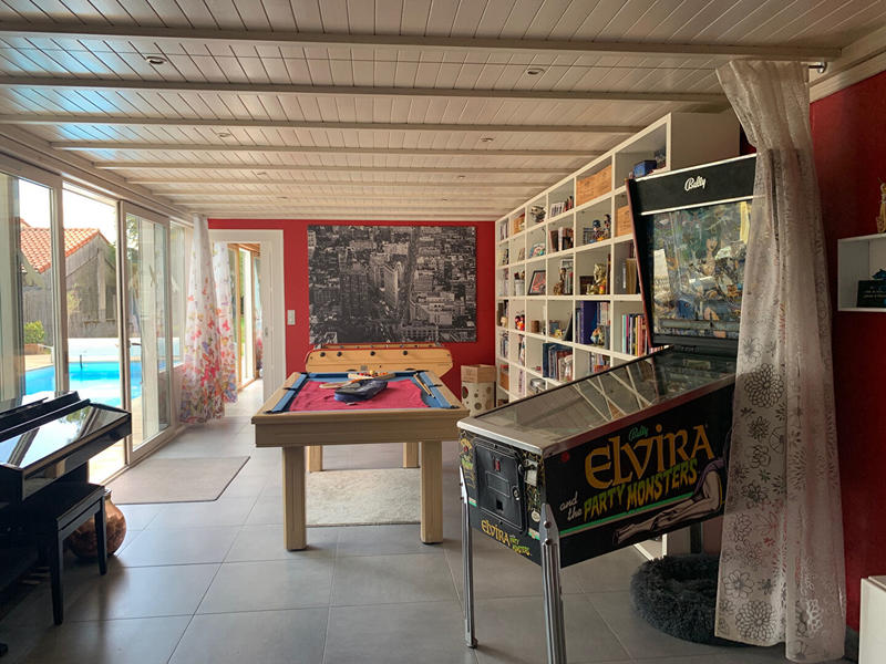 Maison - 225 m² - 10 pièces