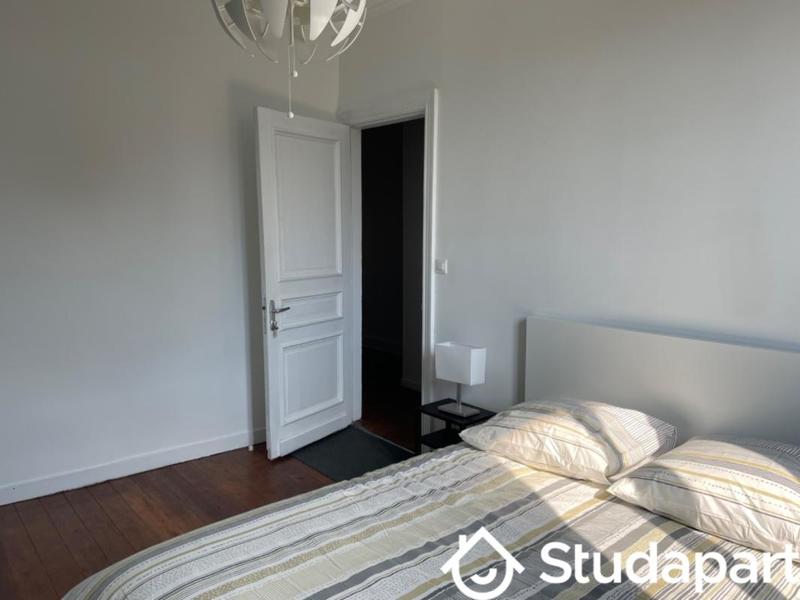 Chambre - 13 m² - 1 pièce