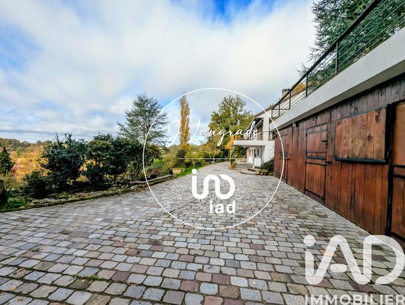 Maison - 200 m² - 7 pièces