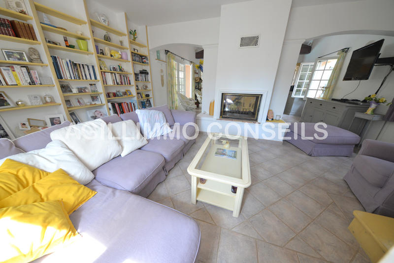 Villa - 3 082 m² - 7 pièces