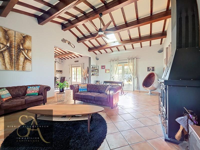 Propriété - 377 m² - 10 pièces