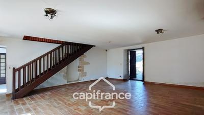 Maison - 335 m² - 20 pièces
