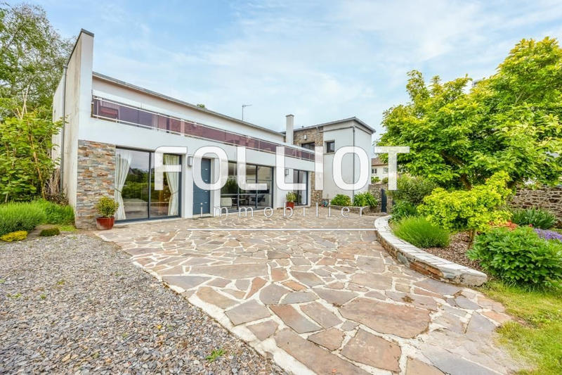 Maison - 286 m² - 7 pièces