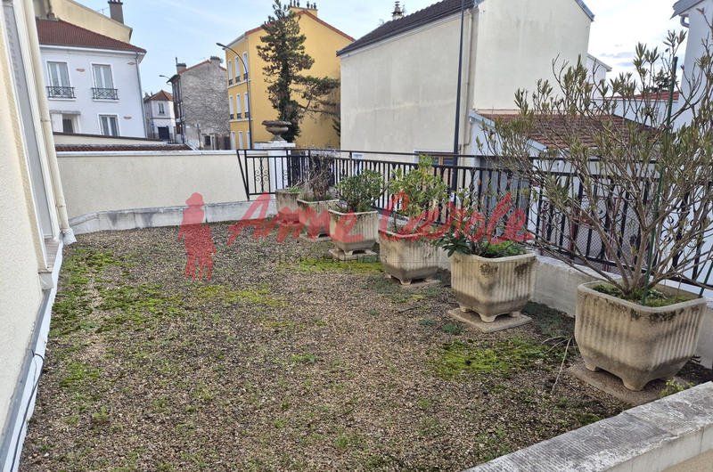 Maison - 218 m² - 7 pièces