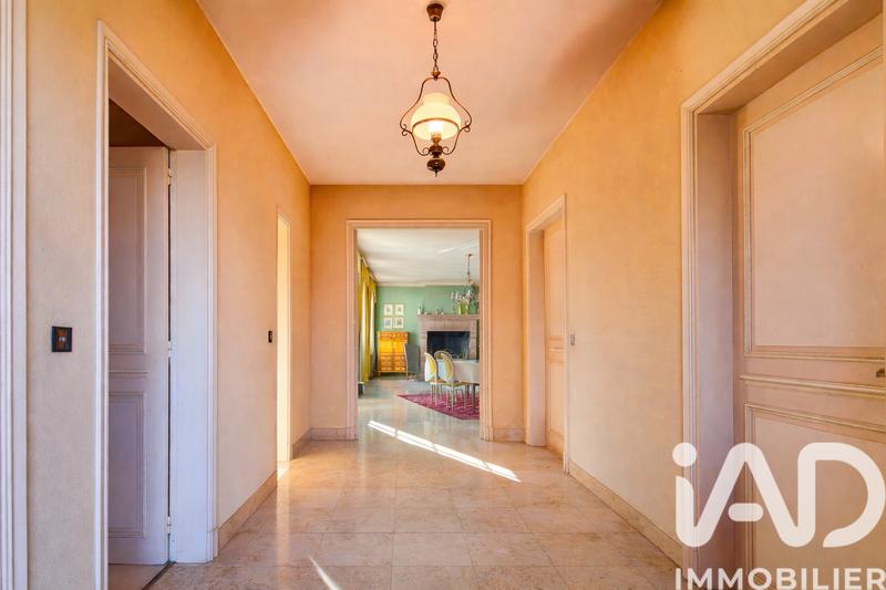 Maison - 255 m² - 9 pièces