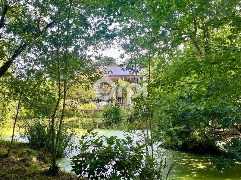 Maison - 170 m² - 7 pièces