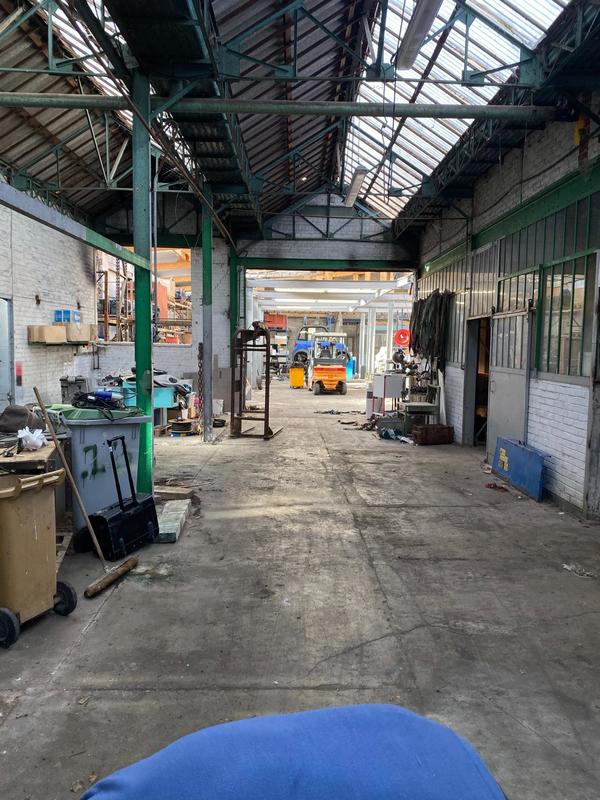 Local commercial - 800 m² - 7 pièces