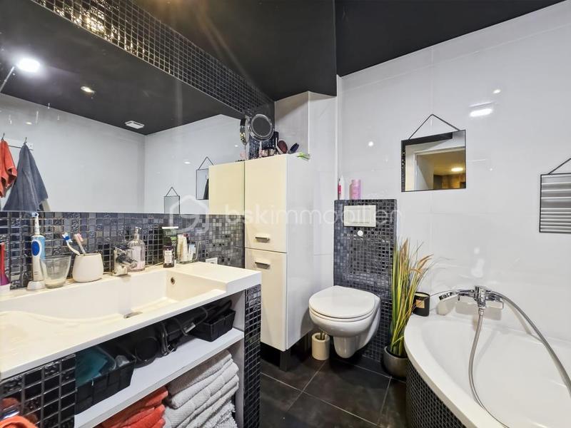 Pavillon - 150 m² - 6 pièces