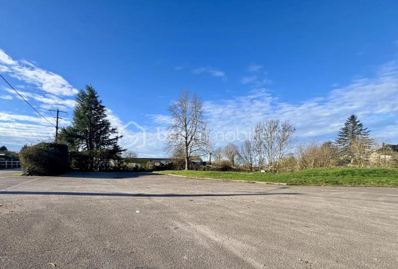 Terrain industriel - 1 000 m²