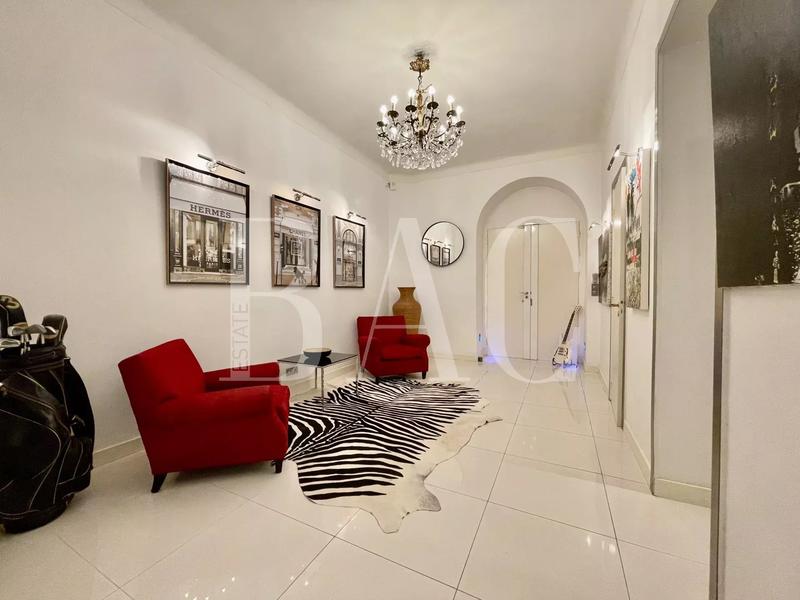 Appartement - 230 m² - 6 pièces