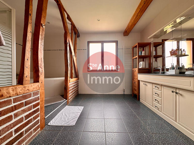 Maison - 210 m² - 8 pièces