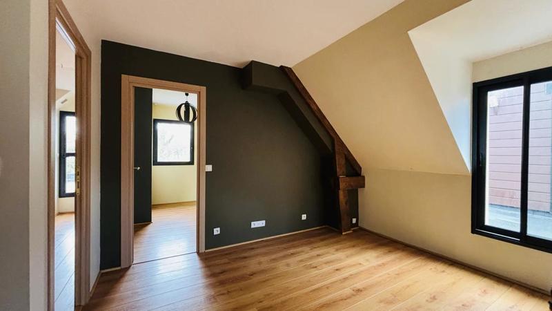 Villa - 230 m² - 8 pièces