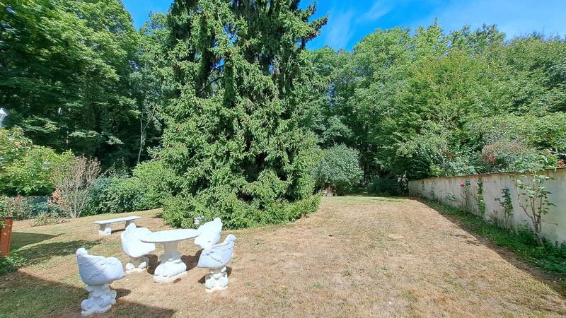 Maison - 215 m² - 9 pièces