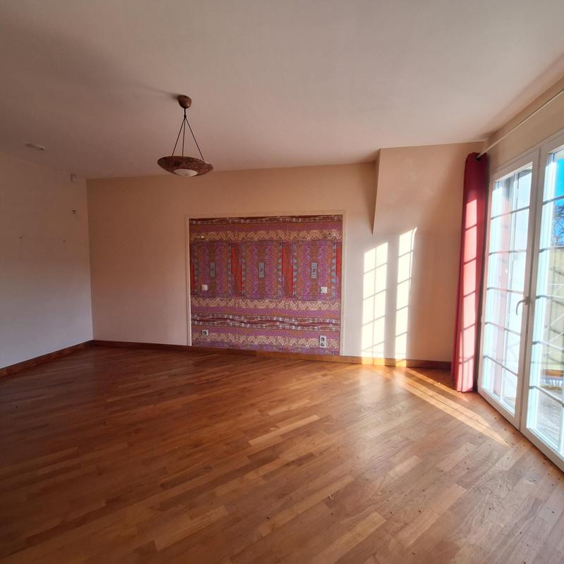 Maison - 233 m² - 8 pièces