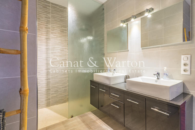 Villa - 200 m² - 6 pièces