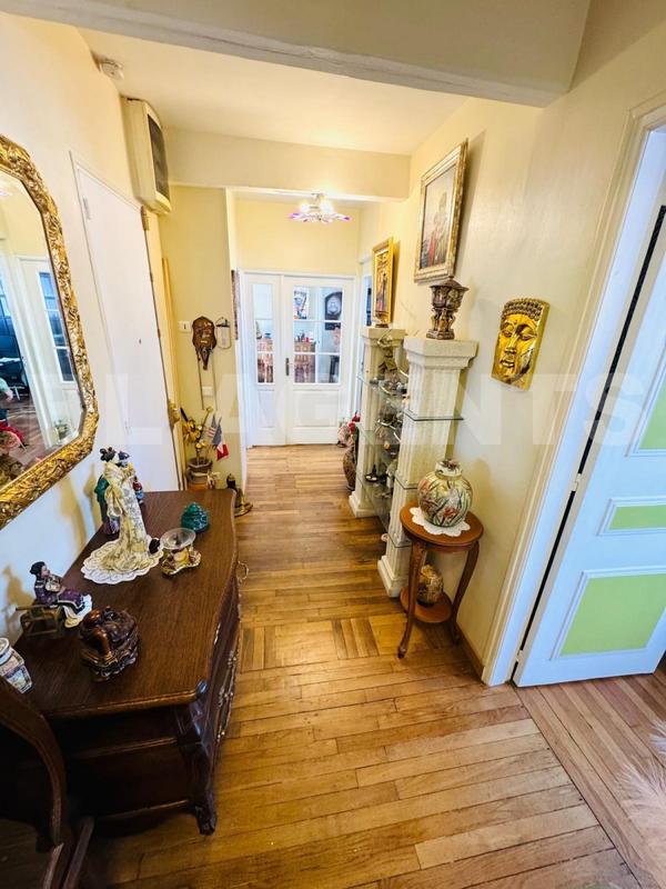 Appartement - 90 m² - 6 pièces