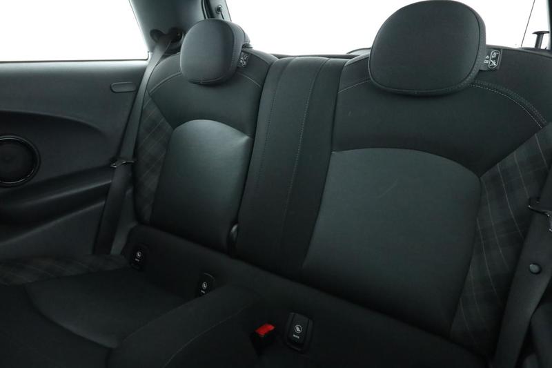 Mini Mini Cooper d Finition Business 3p 116 ch