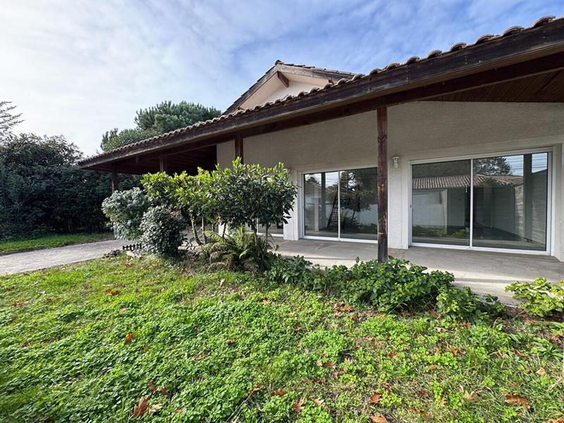 Maison - 102 m² - 4 pièces