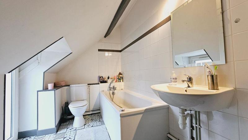 Maison - 206 m² - 8 pièces