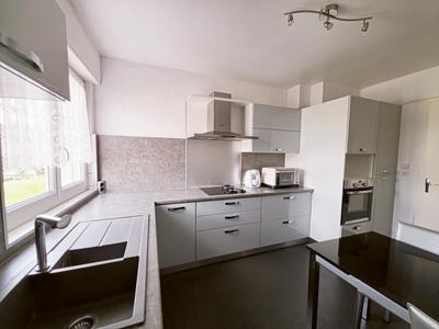 Appartement - 90 m² - 3 pièces