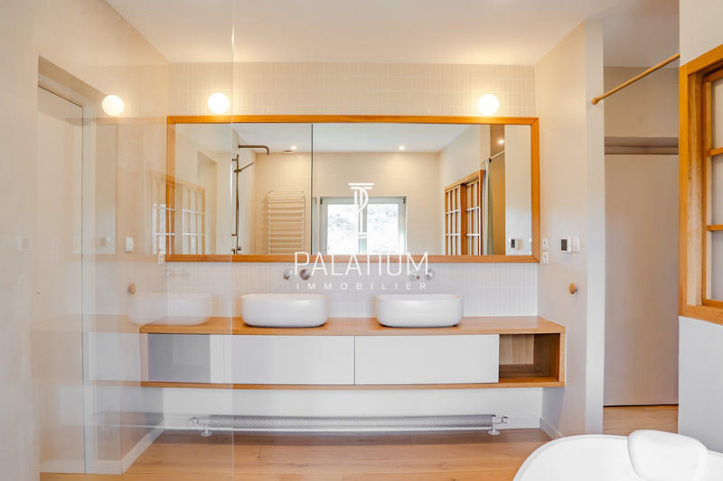 Château - 221 m² - 8 pièces