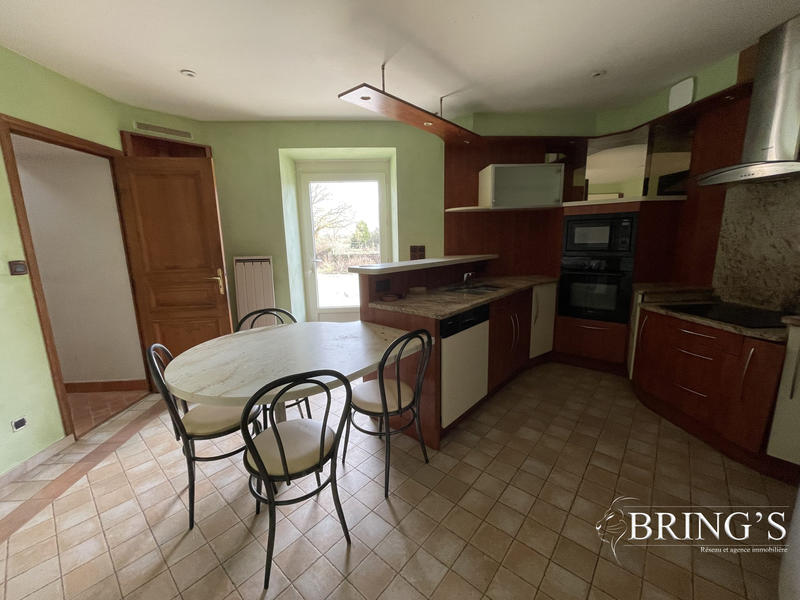 Maison - 186 m² - 7 pièces