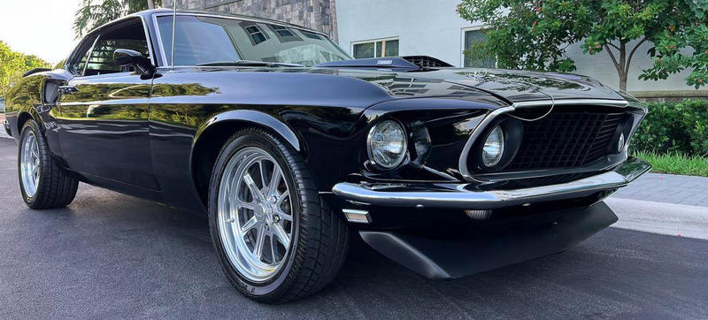 Ford Mustang Fastback V8 351