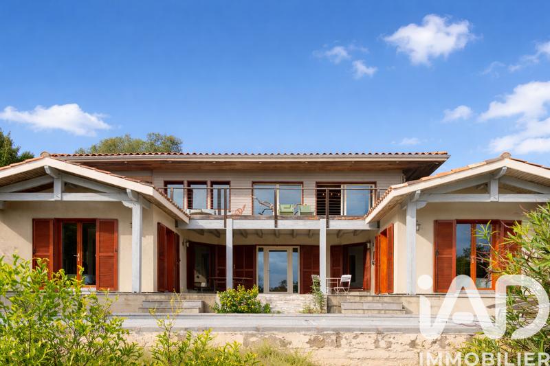 Maison - 166 m² - 6 pièces