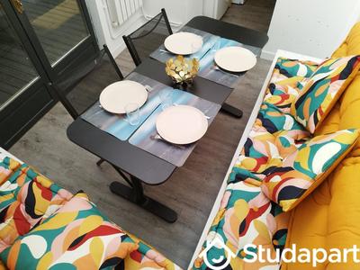 Chambre - 14 m² - 1 pièce