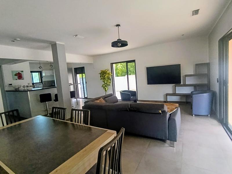 Maison contemporaine - 143 m² - 5 pièces