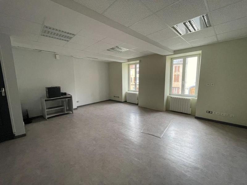 Local commercial - 210 m² - 10 pièces