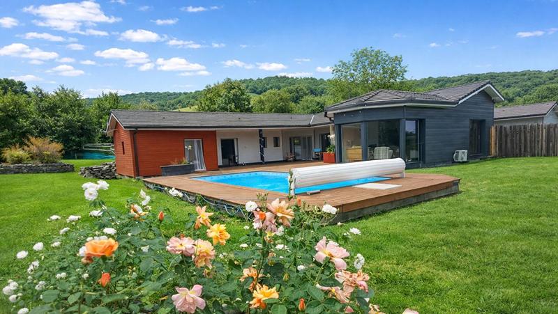 Maison - 228 m² - 6 pièces