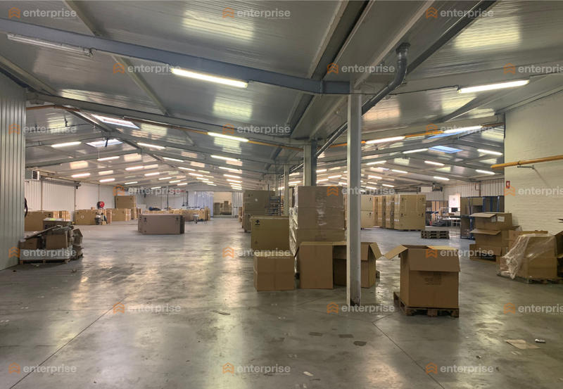 Entrepôt - 7 907 m²