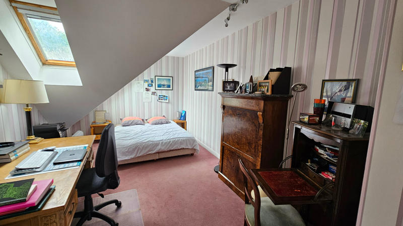 Maison - 230 m² - 8 pièces