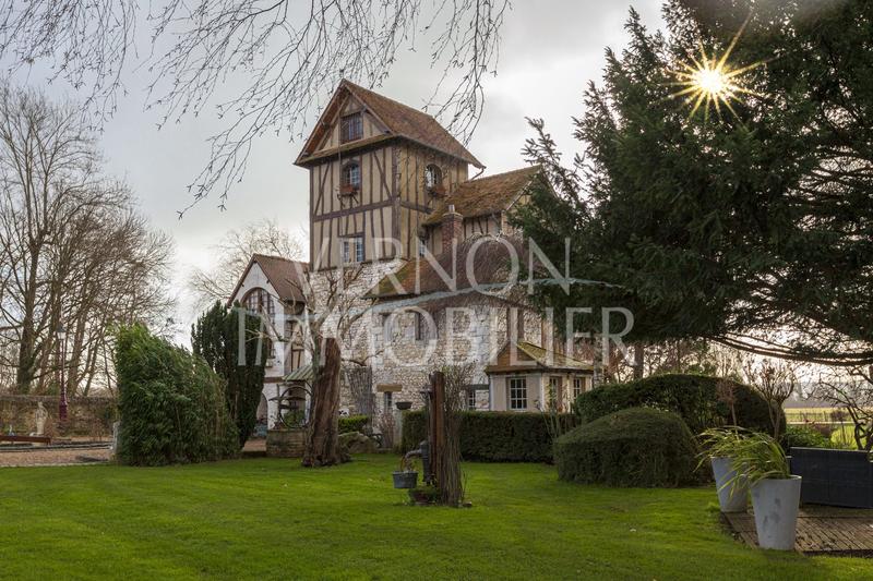 Maison - 375 m² - 12 pièces