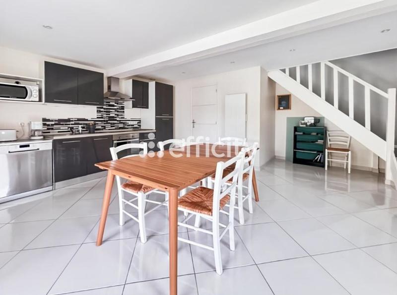 Demeure - 415 m² - 16 pièces