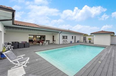 Maison contemporaine - 267 m² - 6 pièces