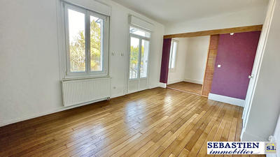Maison - 122 m² - 8 pièces