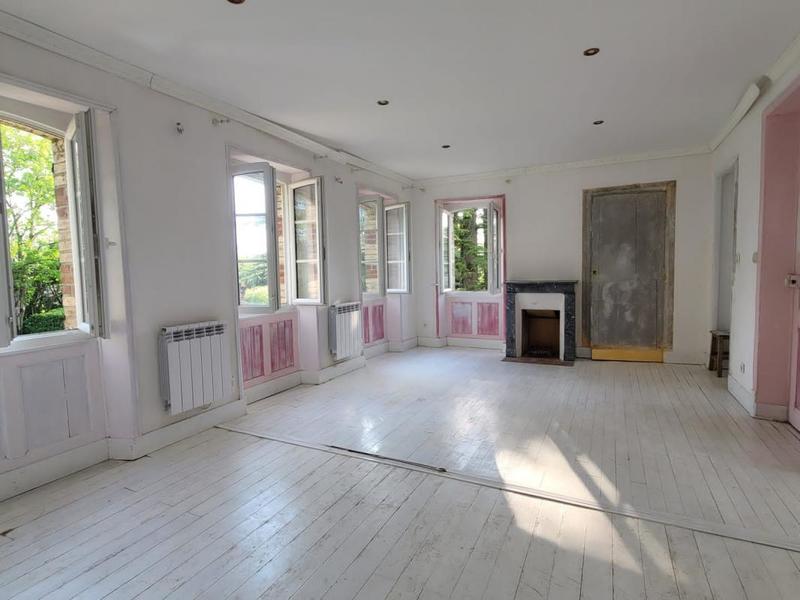 Maison - 240 m² - 10 pièces