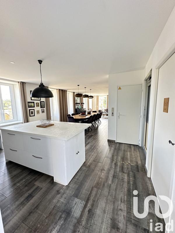 Maison - 227 m² - 9 pièces