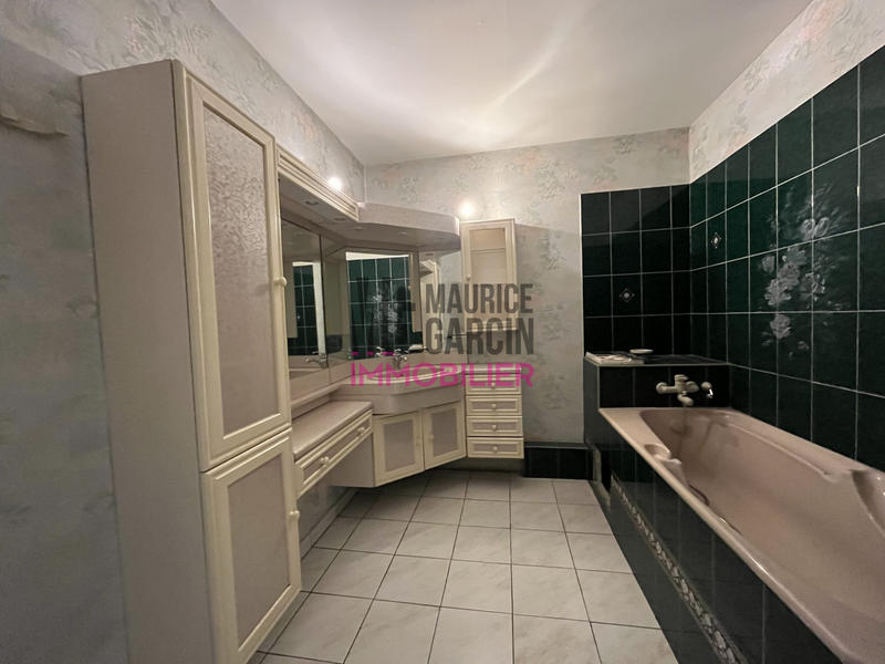 Appartement - 101 m² - 5 pièces