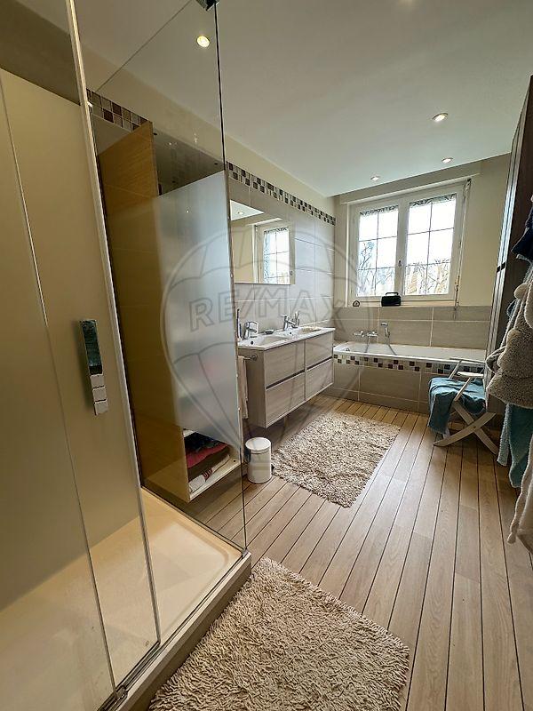 Maison - 174 m² - 6 pièces