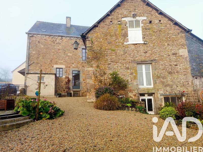 Maison - 201 m² - 7 pièces